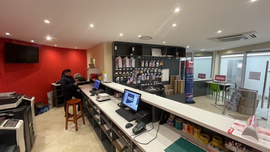 To Let commercial Property for Rent in Camps Bay Western Cape